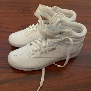 White Reebok old school high tops - women’s 6.5